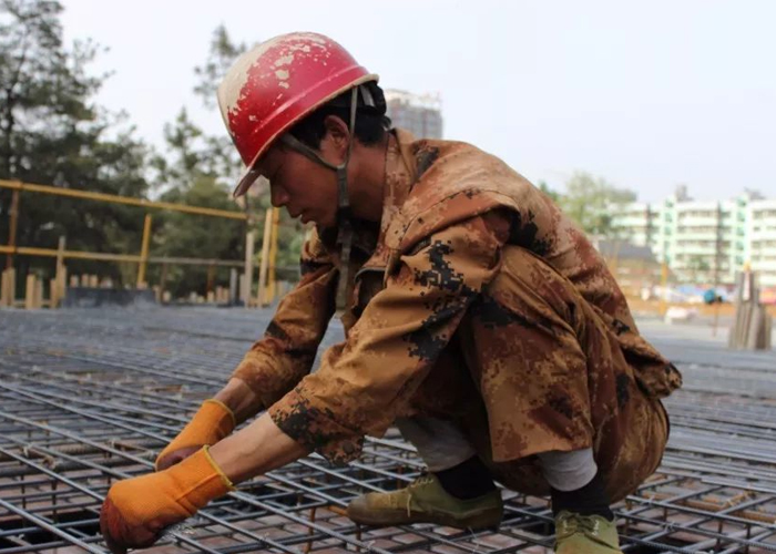 烈日下的擔當、高溫下的堅持